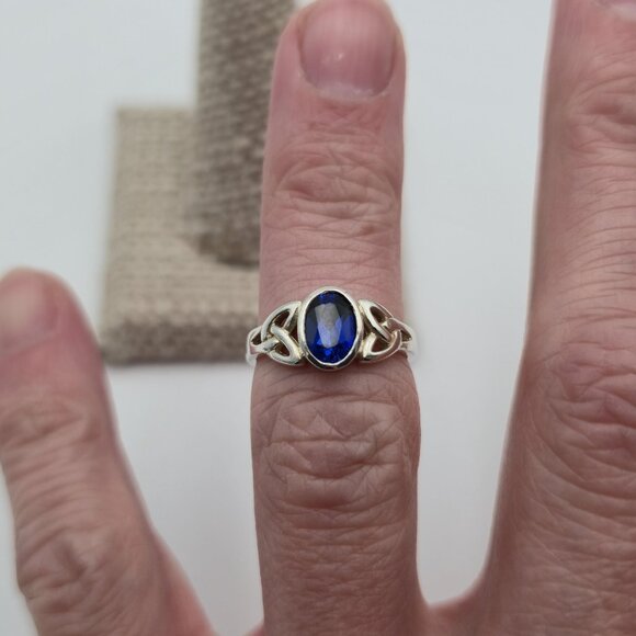 Size 5 Sterling Silver Blue Sapphire Celtic Accent Band Ring A4285 - Picture 4 of 9
